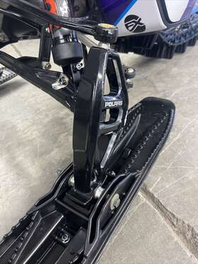 1824650-067 Polaris 2024 Rmk Khaos 850/boost Matryx Slash Spindle-pair- Black