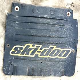Ski-doo 410922934 Ski-doo Mxz 500 600 700 Rear Snowflap 1999 572092100