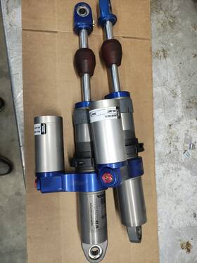 7045581 Walker Evans Custom Valved Set Of Ifs Shocks For Polaris Xcr/cross Country