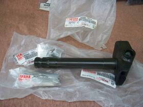 8cr-23853-01 Yamaha Snowmobile 1998-2002 Srx Vmax Steering Sprindle Kit New Oem