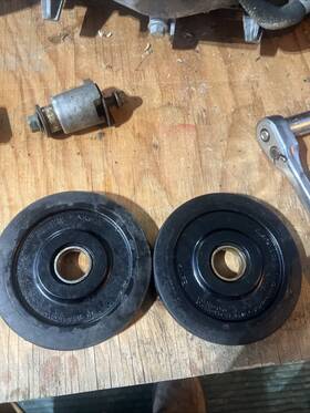 8es-47310-40-00 Yamaha Attak Vector Rx1 Apex Nytro 06 07 2006 2007 Oem Lower Bogie Wheels