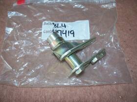 8l4-47419-00 Yamaha Snowmobile 1982-1984 Enticer Excel Iii Wheel Bracket 7 New Oem 8l4-47419