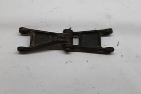 8v0-2382e-01-00 Yamaha 1986 Phazer Pz480 Pz 480 Rear Suspension Front Pivot Linkage Mount Bracke