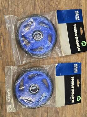 Sma-8cr38-01-bl Yamaha New Blue Idler Wheels 2pk Vmax Sx Venture Srx Phazer