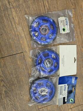 Sma-8fp38-01-bl Yamaha New Blue Idler Wheels 3pk Apex Rx1 Vector Rage Nytro