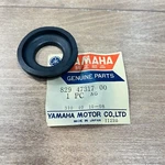 Yamaha Oem Nos Rear Axle Wheel Cap / 829-47317-00 Snowmobile SR433 GPX338. Fixed Price $9.00.